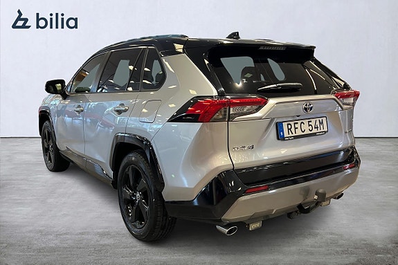 Toyota RAV4 2 of 24