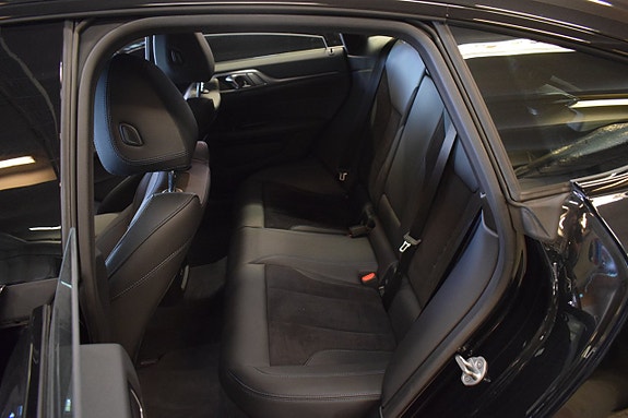 BMW i4 9 of 21