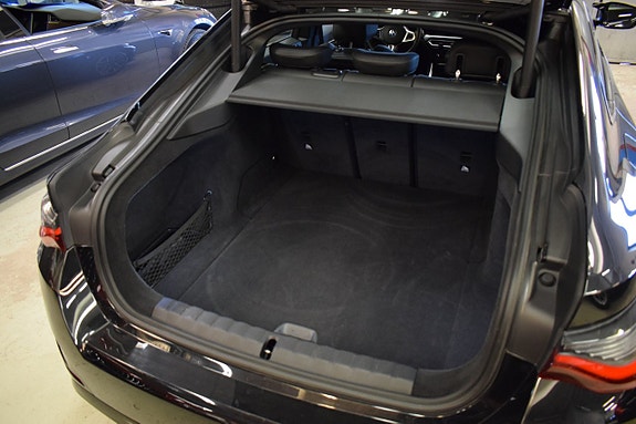 BMW i4 19 of 21