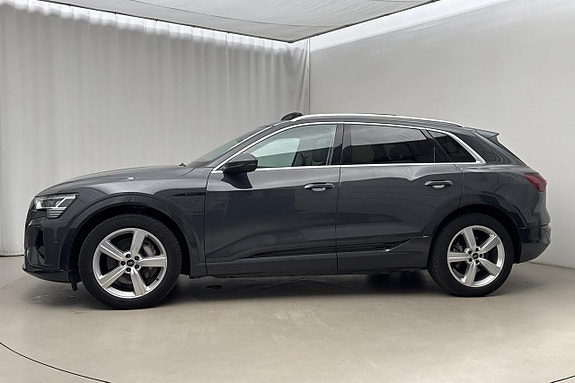Audi Q8 2 of 24