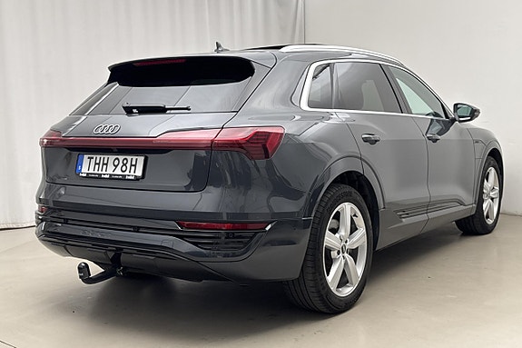 Audi Q8 3 of 24