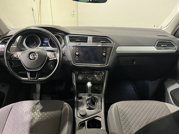 Volkswagen Tiguan 12 of 21