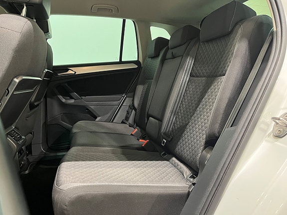 Volkswagen Tiguan 10 of 21