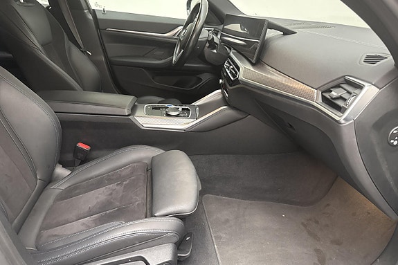 BMW i4 8 of 21