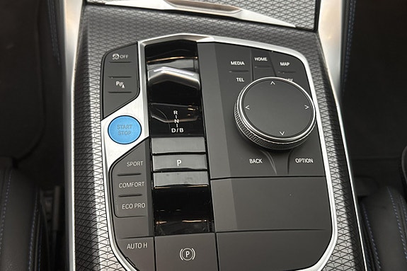 BMW i4 16 of 21