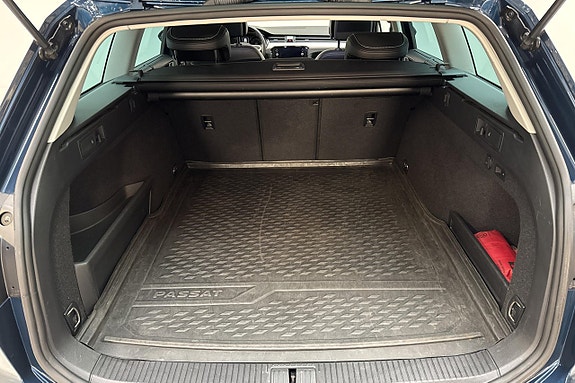 Volkswagen Passat 10 of 18