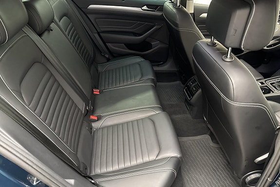 Volkswagen Passat 9 of 18