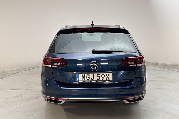 Volkswagen Passat 6 of 18