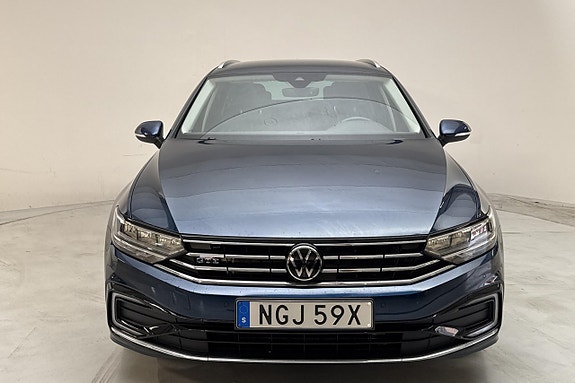 Volkswagen Passat 5 of 18