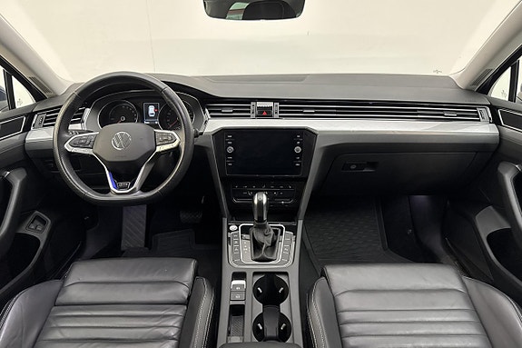 Volkswagen Passat 7 of 18