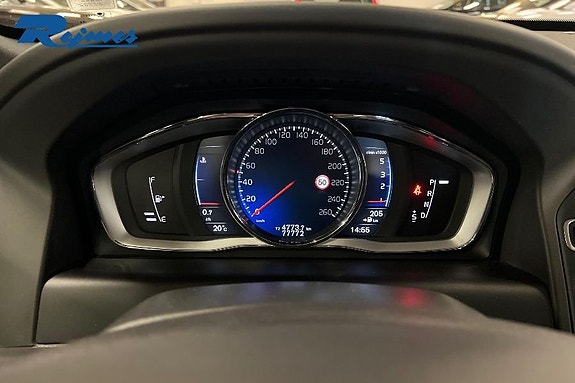 Volvo XC60 15 of 19