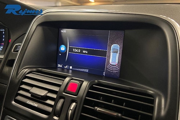 Volvo XC60 14 of 19