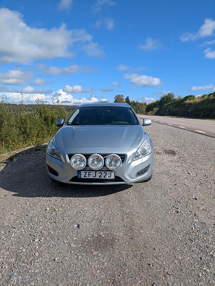 Volvo V60 2 of 6