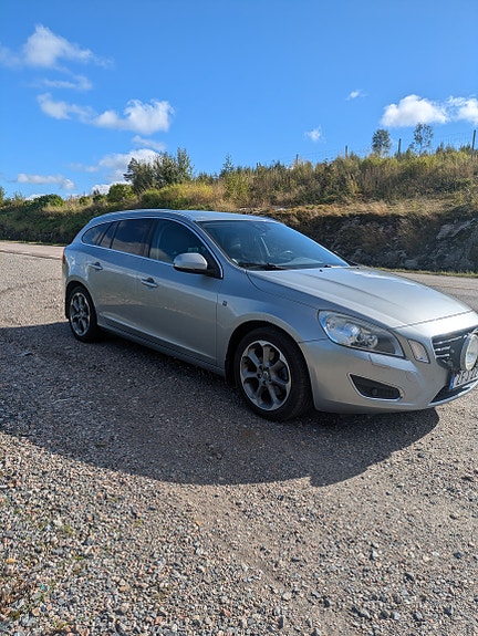 Volvo V60 3 of 6