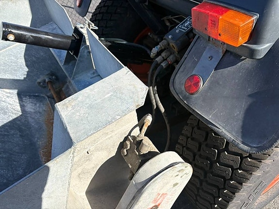 Kompakttraktor Kubota L4200 Vikplog & Sandspridare 15 of 24
