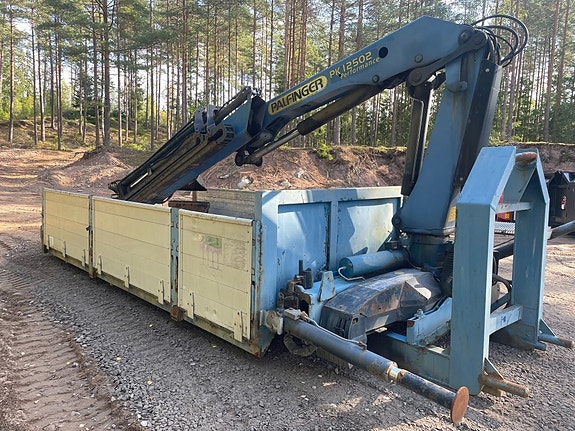 Kranflak CMT LFL 01 med Palfinger PK12502 2 of 6