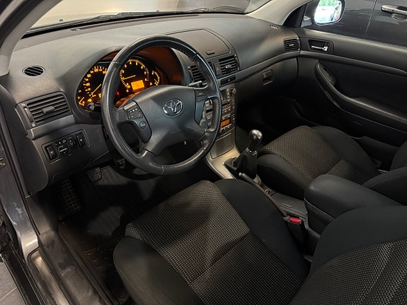 Toyota Avensis 10 of 24