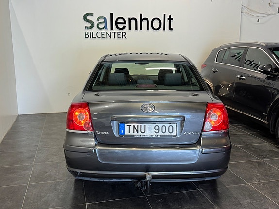 Toyota Avensis 8 of 24