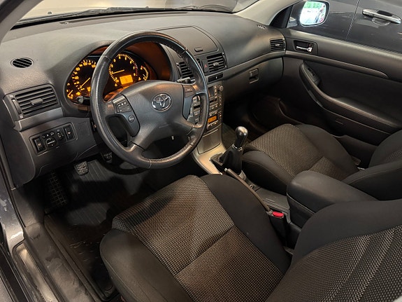 Toyota Avensis 13 of 24