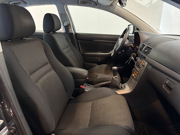 Toyota Avensis 16 of 24