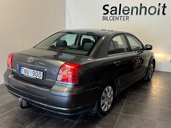 Toyota Avensis 7 of 24