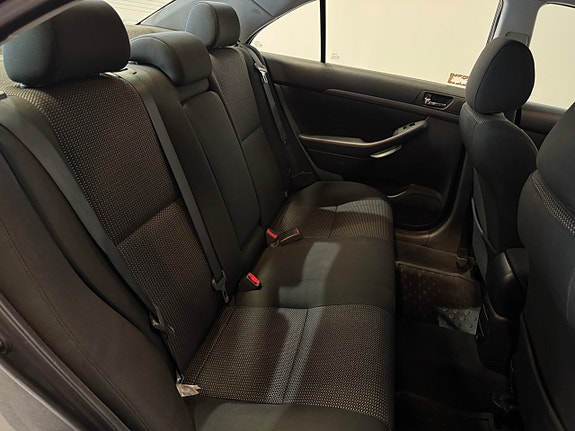 Toyota Avensis 18 of 24