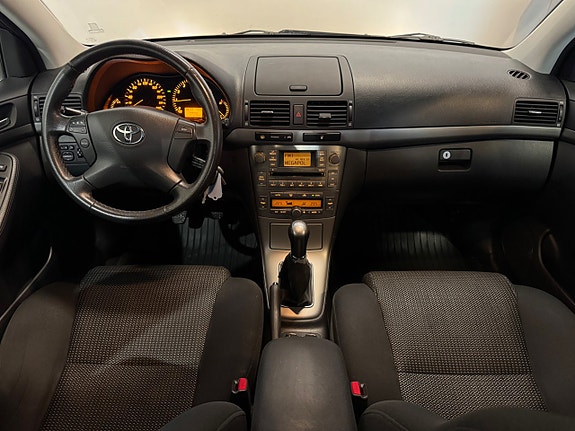 Toyota Avensis 19 of 24