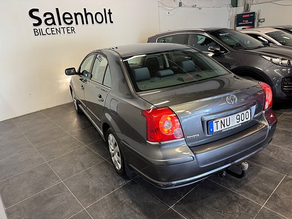Toyota Avensis 9 of 24