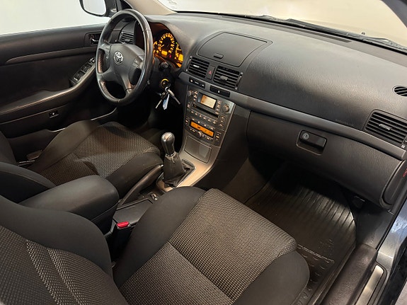 Toyota Avensis 17 of 24