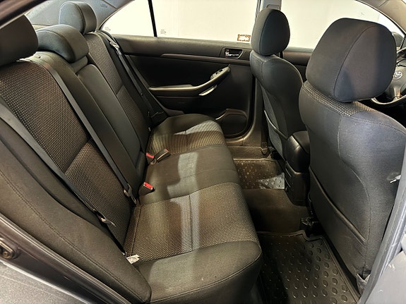 Toyota Avensis 15 of 24