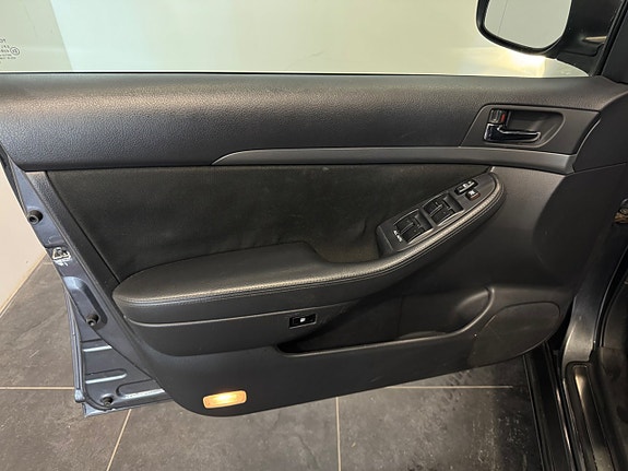 Toyota Avensis 11 of 24
