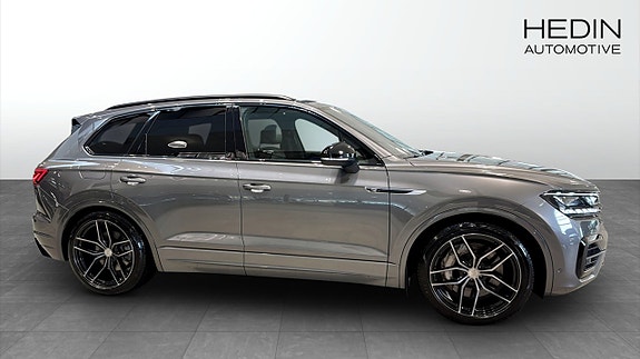 Volkswagen Touareg 3 of 25