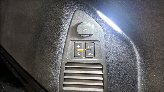 Volkswagen Touareg 10 of 25