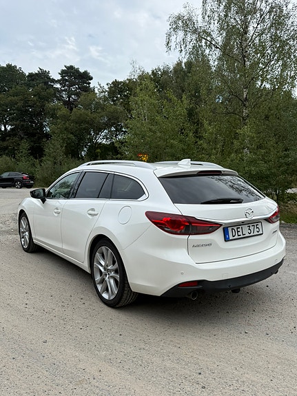 Mazda 6 4 of 8
