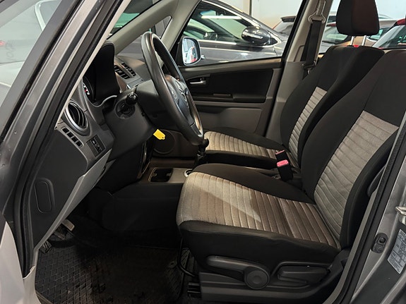 Suzuki SX4 12 of 21