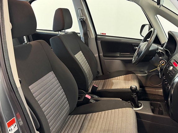 Suzuki SX4 16 of 21