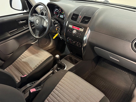 Suzuki SX4 13 of 21