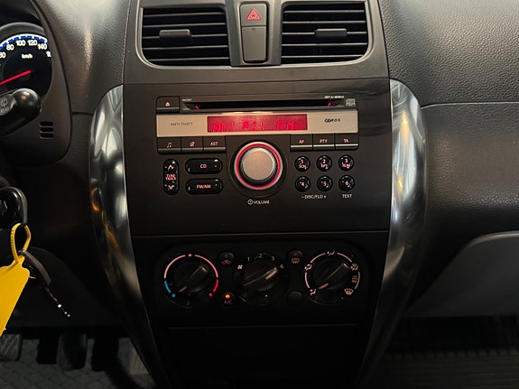 Suzuki SX4 14 of 21