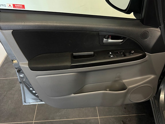 Suzuki SX4 8 of 21