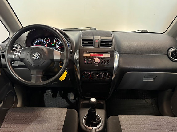 Suzuki SX4 15 of 21
