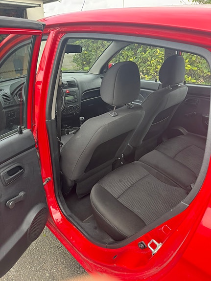 Kia Picanto 9 of 14