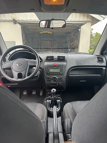 Kia Picanto 10 of 14