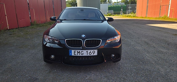 BMW 335i 2 of 4