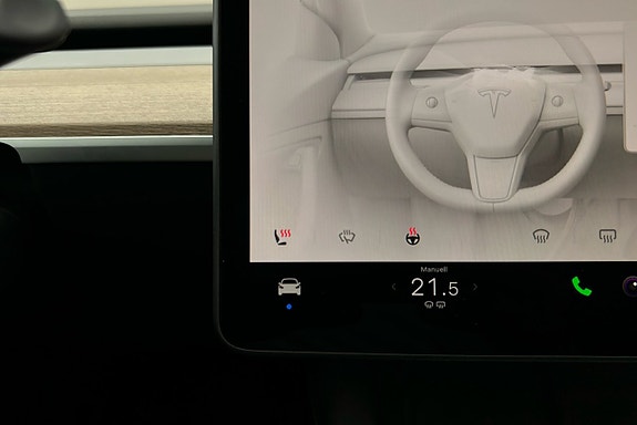 Tesla Model Y 22 of 26