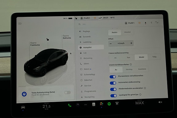 Tesla Model Y 25 of 26