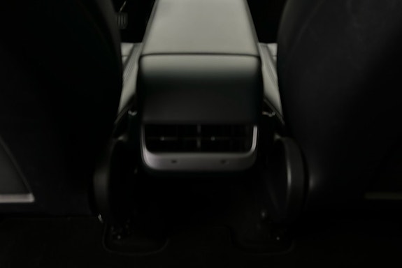 Tesla Model Y 23 of 26