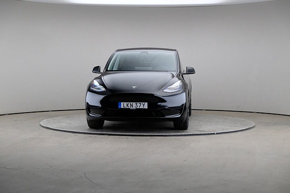 Tesla Model Y 3 of 26