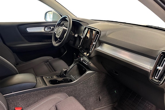 Volvo XC40 11 of 27