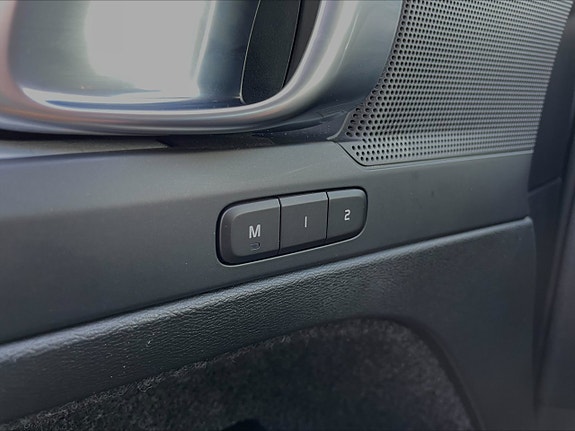 Volvo XC40 20 of 27