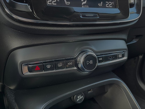 Volvo XC40 18 of 27